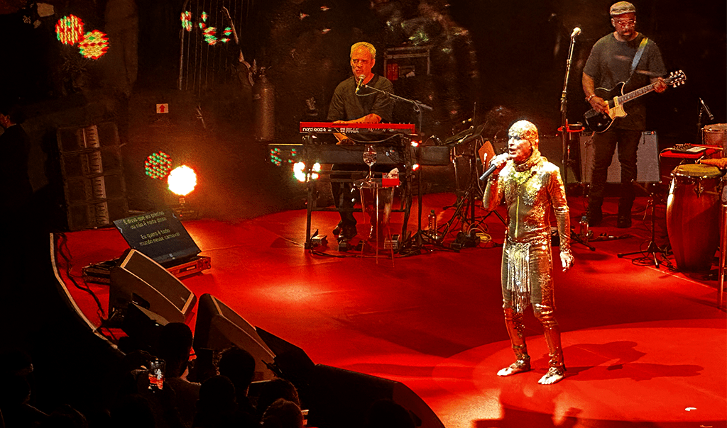 Ney Matogrosso no palco da Concha Acústica do TCA 29 08 2025